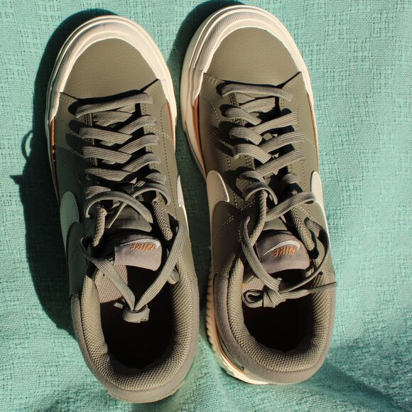 NWOT Nike Court Legacy Lift Leather Sage Green & White Platform Sneakers Size 11 - Picture 7 of 13